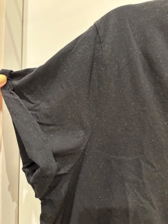 ALLSAINTS Cutout Choker V-Neck T Shirt - Picture 3 of 4